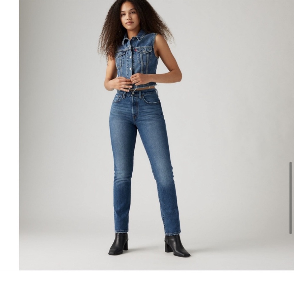 NWT Levi 501 dark wash 27”